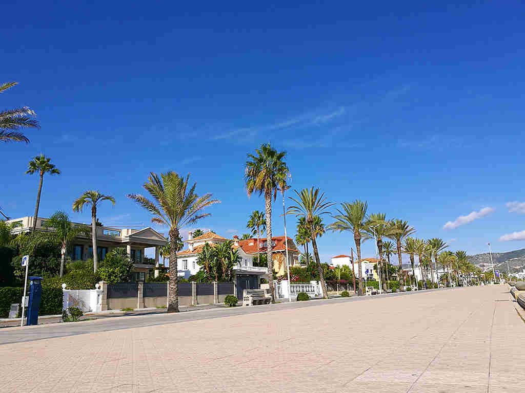 Promenade de Sitges: villas de vacances