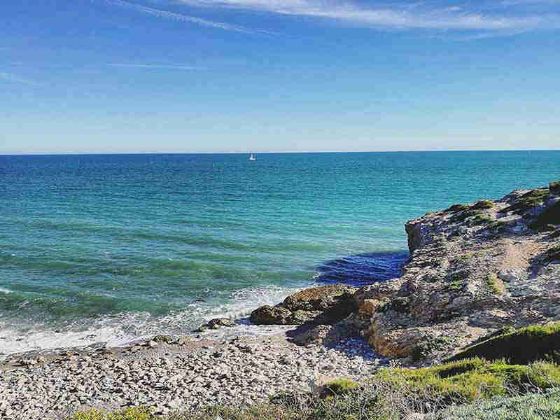 La plage de Sitges: vacances au bord de la mer