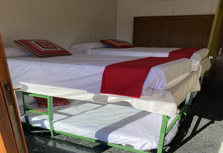 deux lits superposés