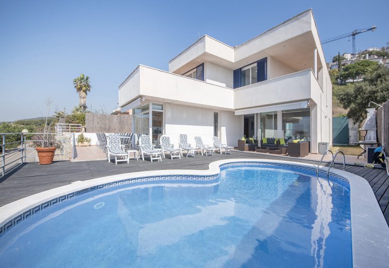 villa de vacances avec piscine sitges