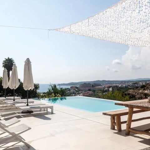 villas con piscina privada cataluña