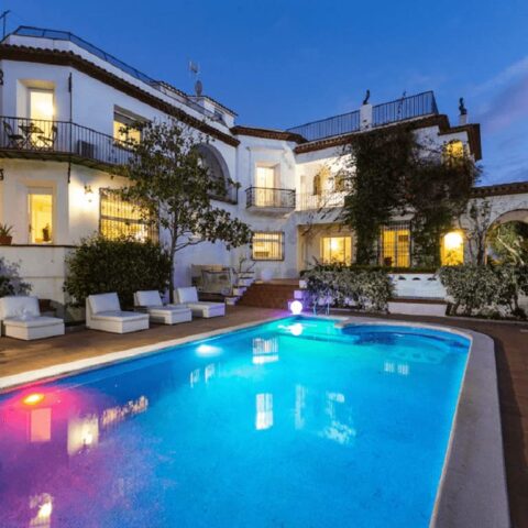 VILLA LOLA