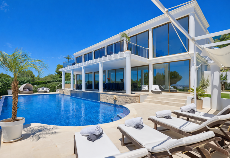 villa de vacances de luxe avec piscine privée à Ibiza