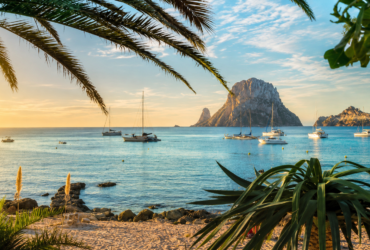 location villa août à ibiza
