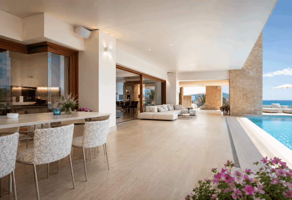 villas de lujo en Ibiza últimas noches agosto