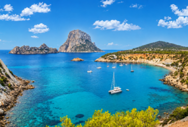 villas de lujo en Ibiza disponibilidad inmediata agosto